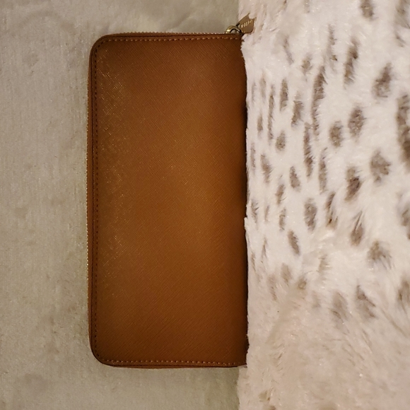 Michael Kors Jet Set Travel Wallet Saffiano Leather Luggage Color NWT - Picture 3 of 7